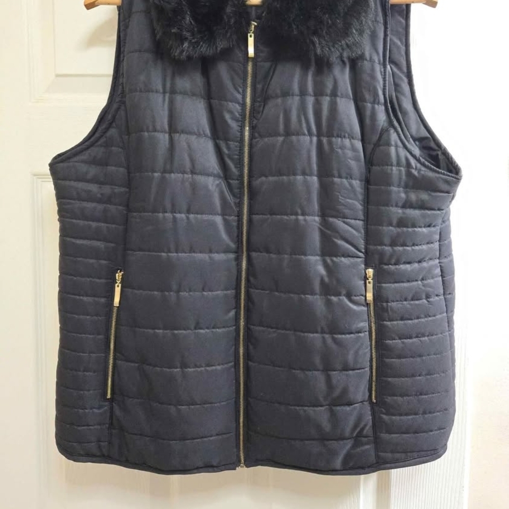Christopher & Banks Women's Plus Size Black Quilted Vest with Faux Fur Collar
